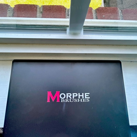 Morphe Jaclyn Hill Favorites eyeshadow palette - Picture 2 of 9